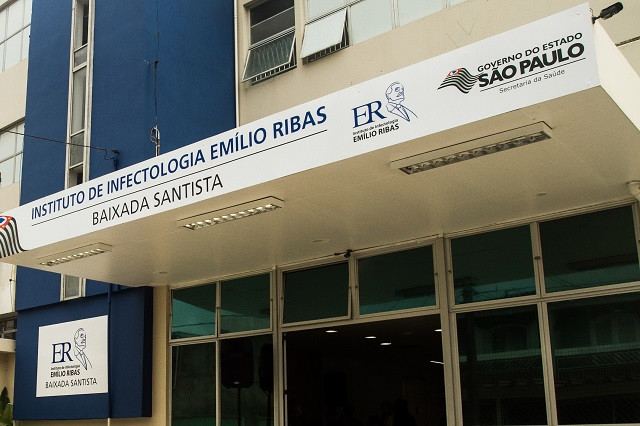 Fachada do instituto emílio ribas em Guarujá