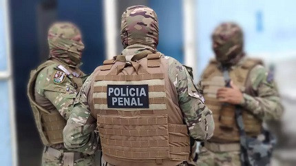Policiais penais de Alagoas usam colete a prova de balas
